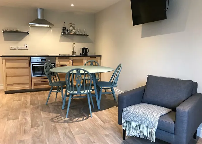 Bush House Accommodation - The Courthouse Apartment
