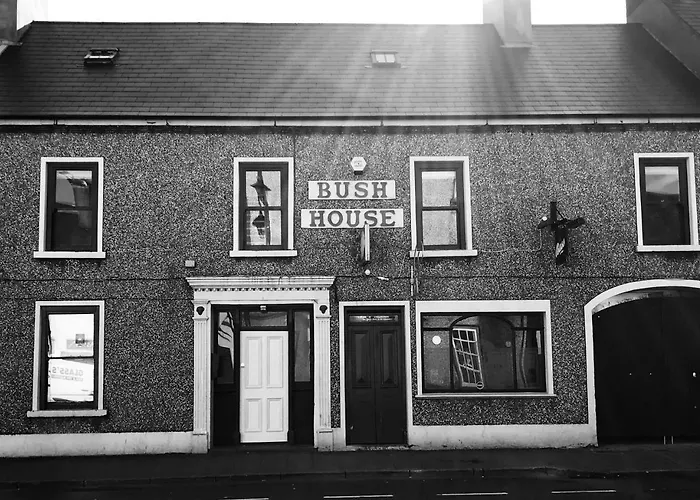 Bush House Accommodation - The Courthouse Apartment